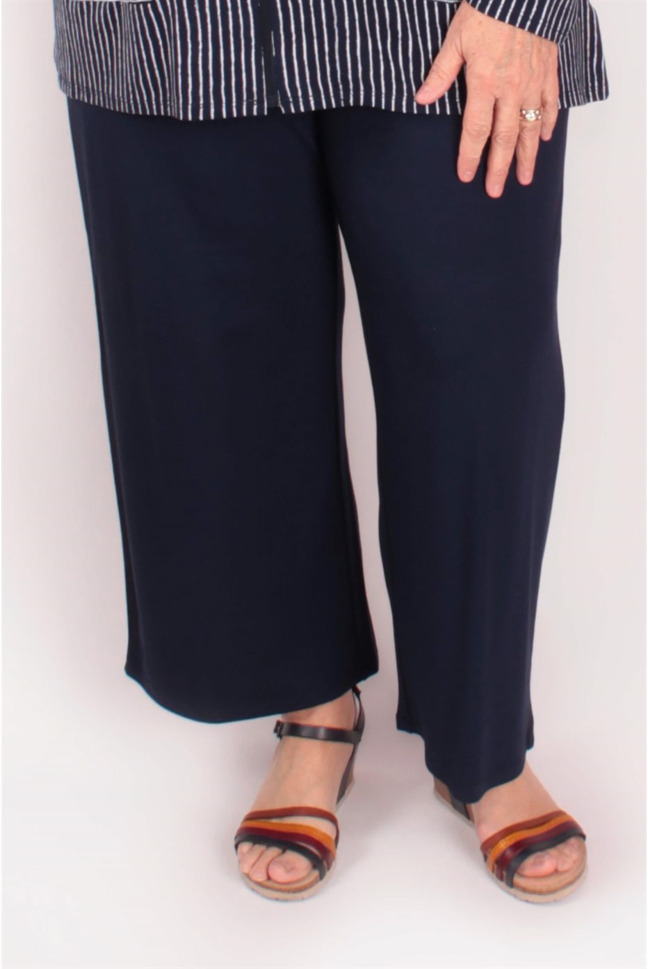 Pantalon à cheville bleu marin Pantalon à cheville bleu marin